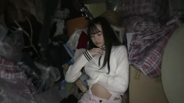 Strix: Awek kecil molek langsing dimainkan oleh lelaki hodoh dalam cosplay...