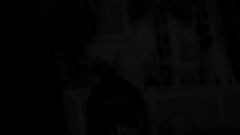 Jolie Lyon: Macecha náboženského přítele zoufale touží po tvém semene