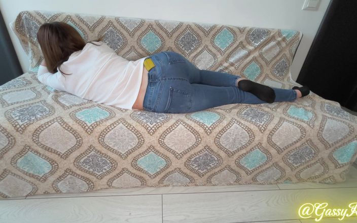 GassyKat: Nữ hoàng xì hơi hôi thối trong chiếc quần jean...
