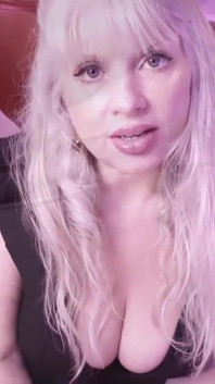 MILF Blonde