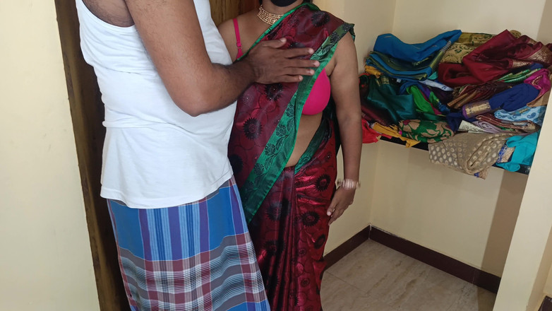 Pushpa studio: Pertunjukan saree ibu rumah tangga