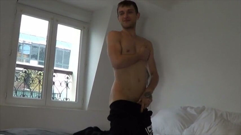 Gaybareback: Adorável gêmea fodida em pêlo por Aymeric Deville