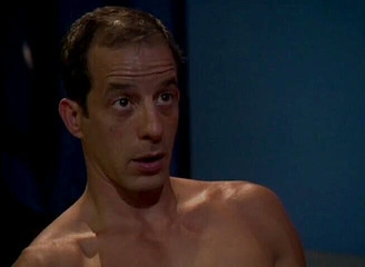 Lesbo Tube: Dvě blondýnky se navzájem šukají, zatímco chlápek to sleduje