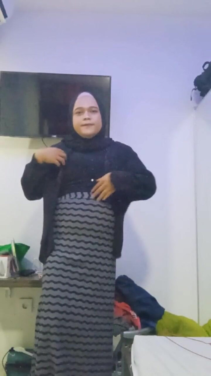 Ivvy Crossdresser: 흑인 대물 자지에게 따먹히는 핫한 금발 밀프