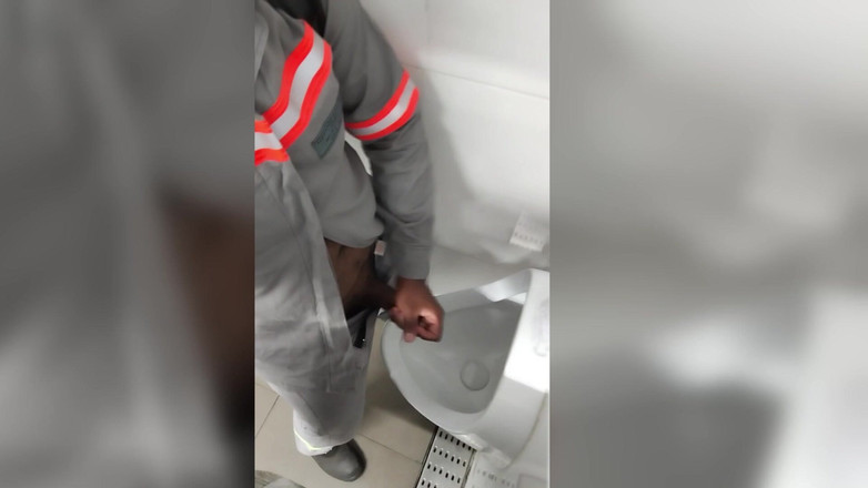 TheBlacKHunterr: 回家前，在更衣室里快速做爱