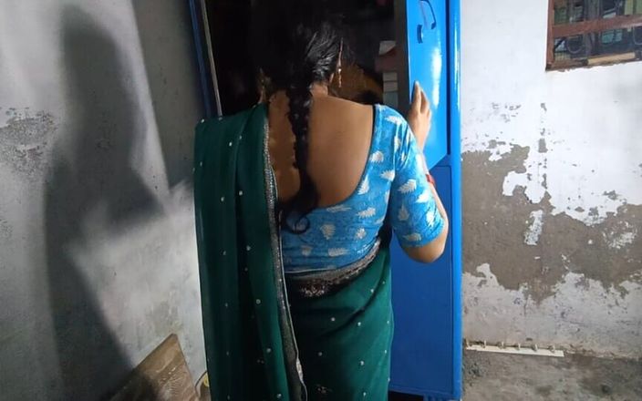 Pyaripooja22: 非常に美しい義理の妹は、明確なヒンディー語の声で継母の家に行く前に、義理の兄とセックスをしています。