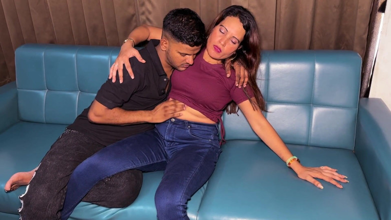 BoldkaAdda: Invites Girlfriend to His House and Has Sex on the...