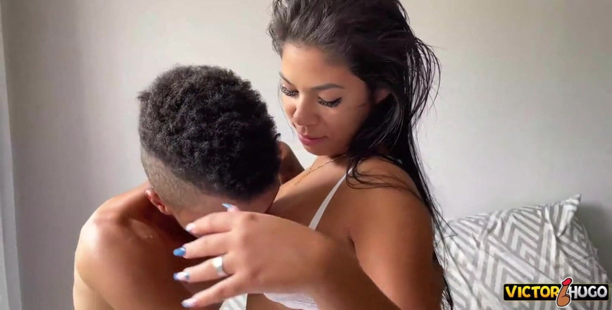 VictorHugo: Tôi đút con cặc bự của tôi vào đít bạn