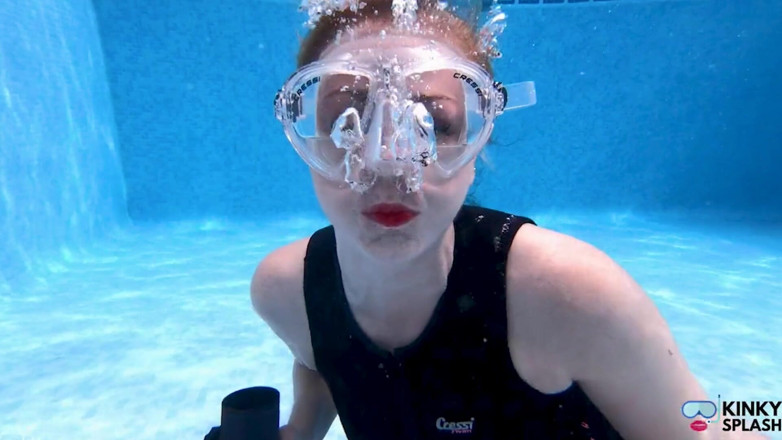 UKCuteGirl Lucy Lauren: Unterwasser-neoprenanzug &amp; Maske fetischfüllung, blasen &amp;atemkontrolle