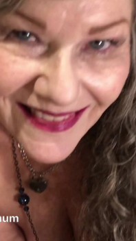 Babcie jebanie nosić szminkę! POV Sex oralny + gardło! MaXXXimumMilf