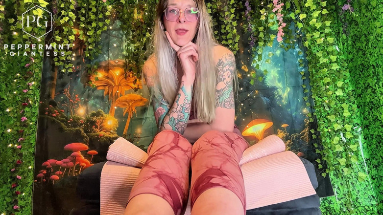 Peppermint Giantess: 67 medel Amazon styvmamma efter yogastorlek 16 fot dominans - svettiga skor &amp;sockor...