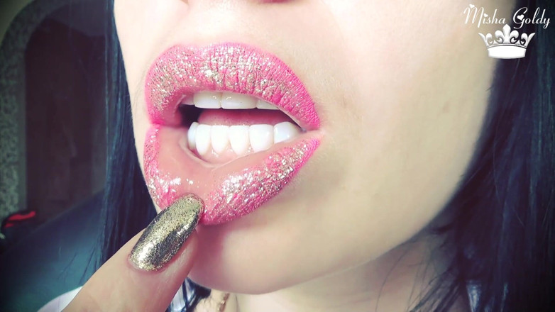 Goddess Misha Goldy: Nutte raucht &amp;lippenstift-fetisch