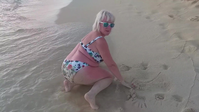 Mature Wanker: Pure Vicky Pension Rush Private XXX Clips