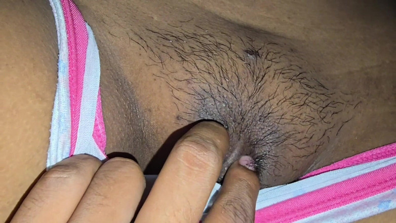 SafeRosebush8: Fată indiană desi studentă face sex cu mine, videoclip indian...