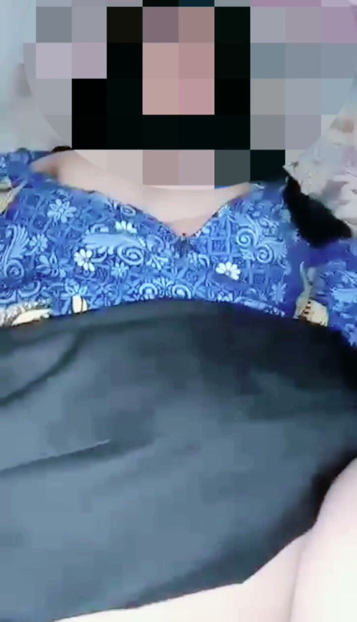 Astriana88: D'angelo ti sta tradendo solo per soldi.