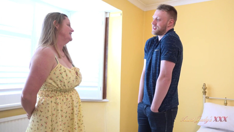 Aunt Judy's XXX: AuntJudysXXX - Bà chủ máy bay bà già hứng tình marie...