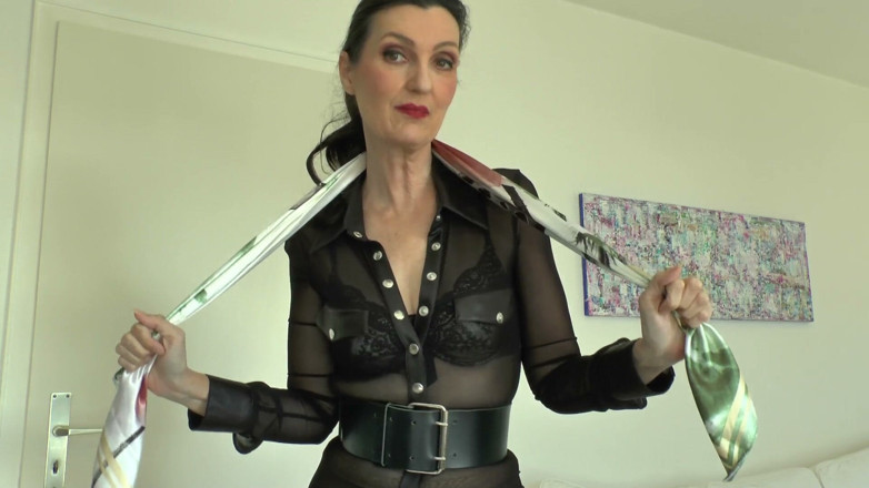 Lady Victoria Valente: Styling an Ascot-style Satin Scarf - Part 1