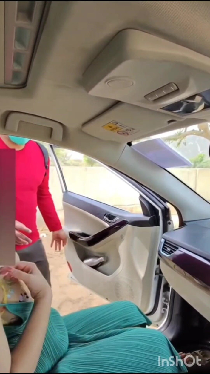 Asmita and sohom: Fremder berührt meine möpse in meinem auto (im freien)