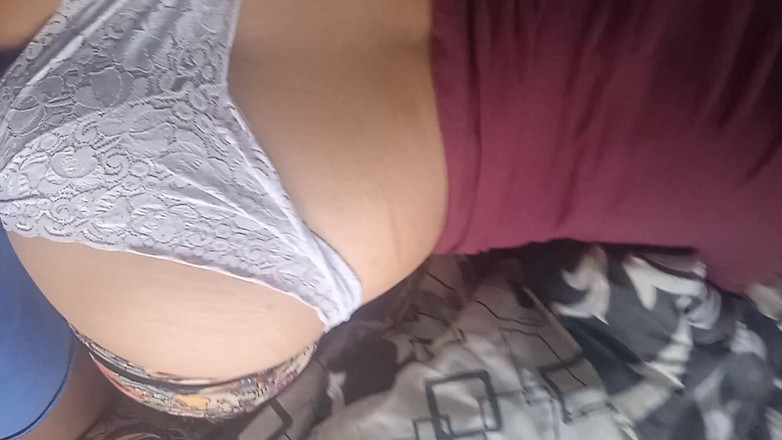 Eatrella j: Casero Perdido Con La Tia