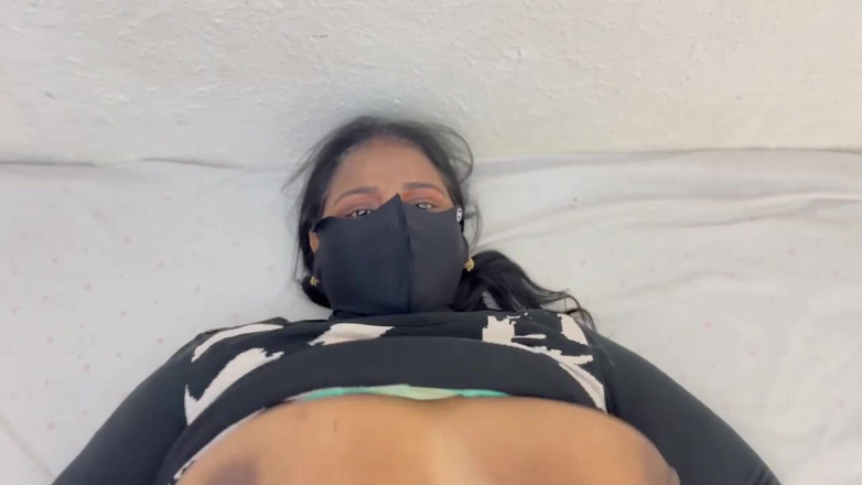 Allxcrator444: De jongen liet het meisje achter om haar te redden.