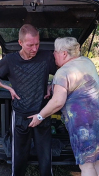 V parku šukám svou macechu do její kundičky zezadu, pak do pusy a stříkám dvakrát za minutu
