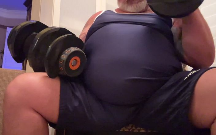 Hand-Free-Daddy-Chub: Velký medvěd ve wrestlingu singlet Obrovské býčí koule a obrovské...
