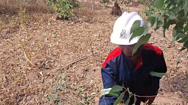 Jocci lena: Gambar rapat pepek dengan bibir besar pancut berbilang kali