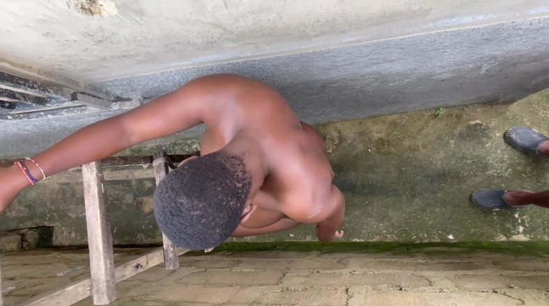 Ethanxbush: Kamera Arkası