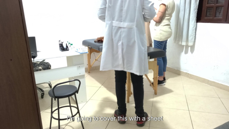 Gabi SweetCouplesStories: 肛门科医生对便秘患者进行肛门检查