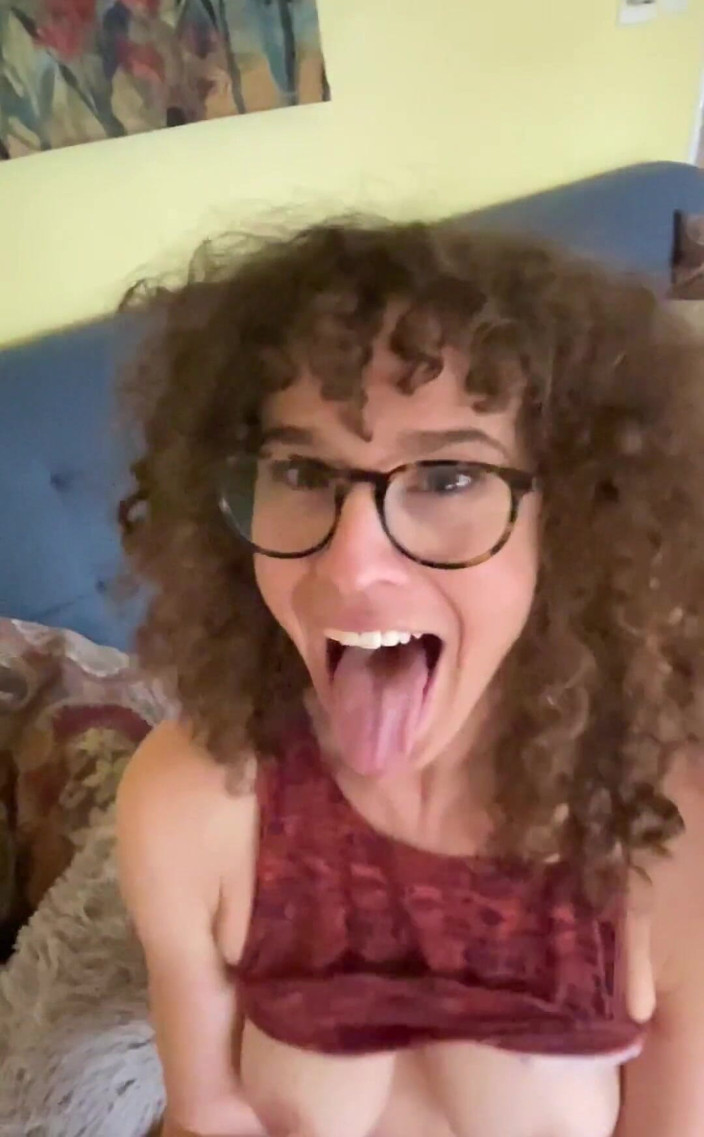 VibeWithMommy: Diesen hengst beim trainieren zuschauen macht mich so verdammt geil,...