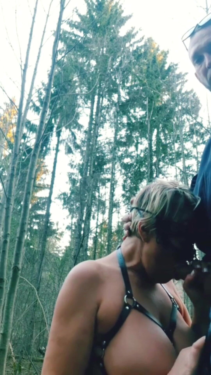 Crazyfamily 1970: Ibu tiriku kontolku di hutan