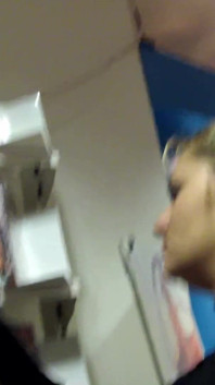 Met milf Arabella May in een seksbioscoop