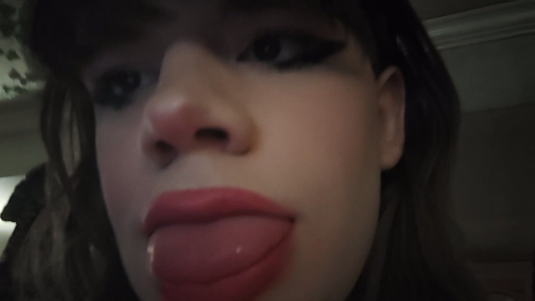 PinkBunni: Fată transsexuală cu pula mare cu pula
