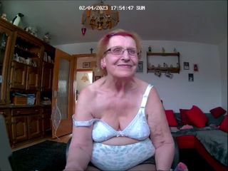 Hot granny Heisseoma: Het mormor i underkläder