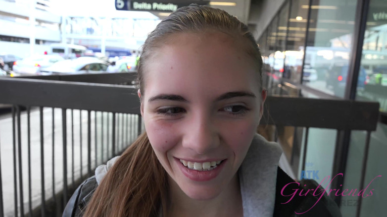 ATK Fans (Girlfriends): Férias virtual no Havaí com Skye West parte 1