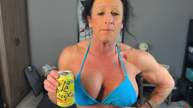 Kandylegsxxx: Kandy's Cuck Vitamins Eating Gummy Losers
