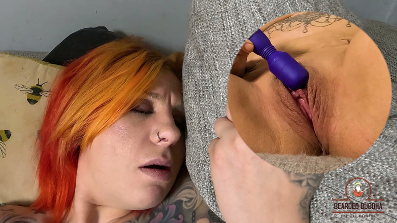 Bearded Buddha: Tattooed Redhead Solo Masturbation Scarlett Love Fucks Her Hairy Pussy...