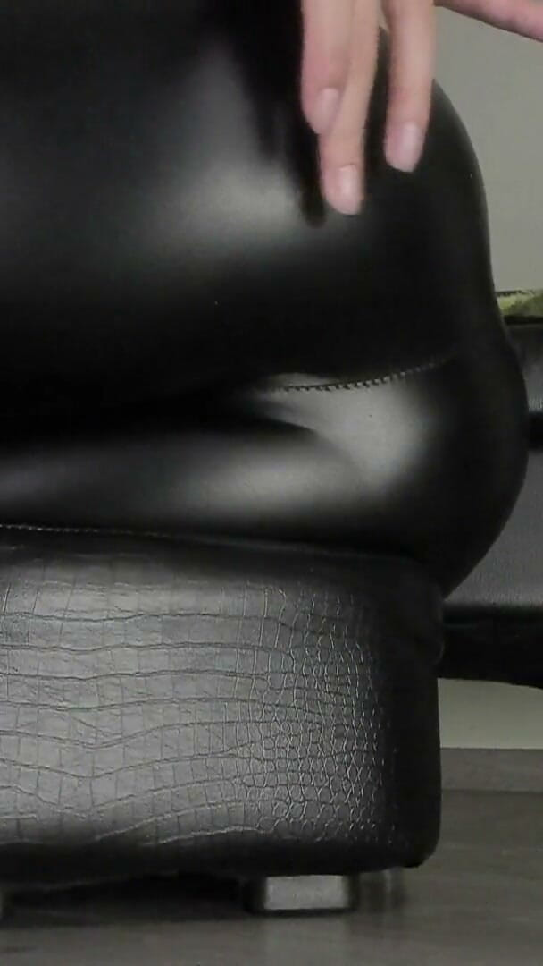 Feet lady: Soft Ass