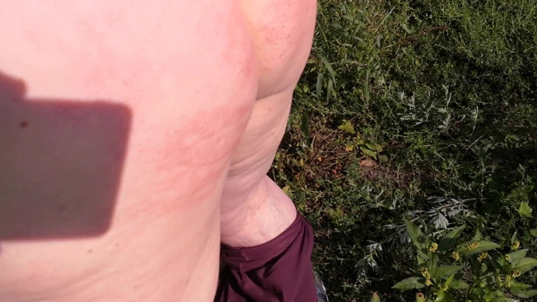 Bouncy Tits Action: Quất đít trên cánh đồng ngô