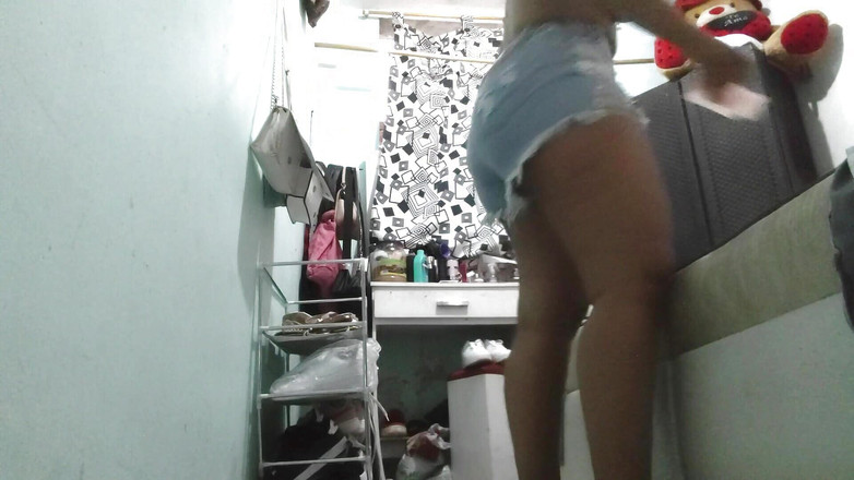 Katrina4deluxe: Сводная сестра захватила в плен толстушку