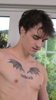 Twink Aiden Gets His Ass Fucked the First Time