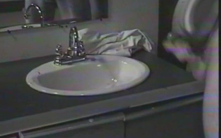 Gay RetroX VHS: Explozie de energie masculină brută # 2