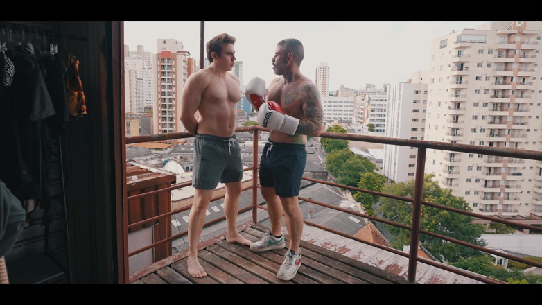 Victor Punish: Socado ao ar livre em São Paulo