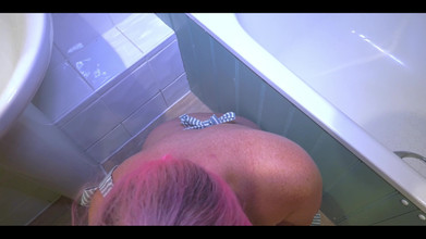 Maggie Moon: सौतेली मम्मी सफाई कर रही है और चुदाई के लिए कहती है