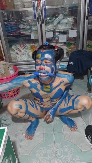 Clown likes to play with colors: Clown Part Clown Chicken1