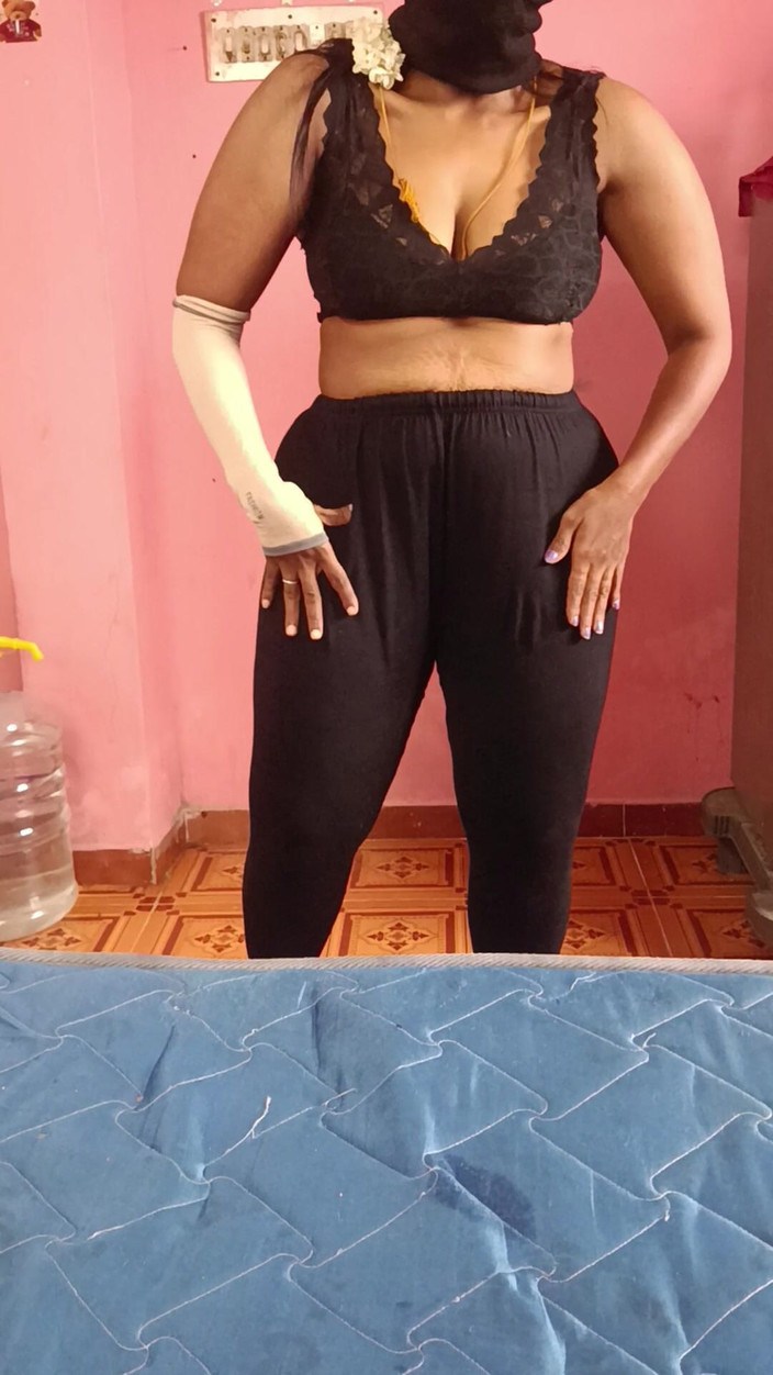 Reshma hot: Tarian bugil gadis tamil