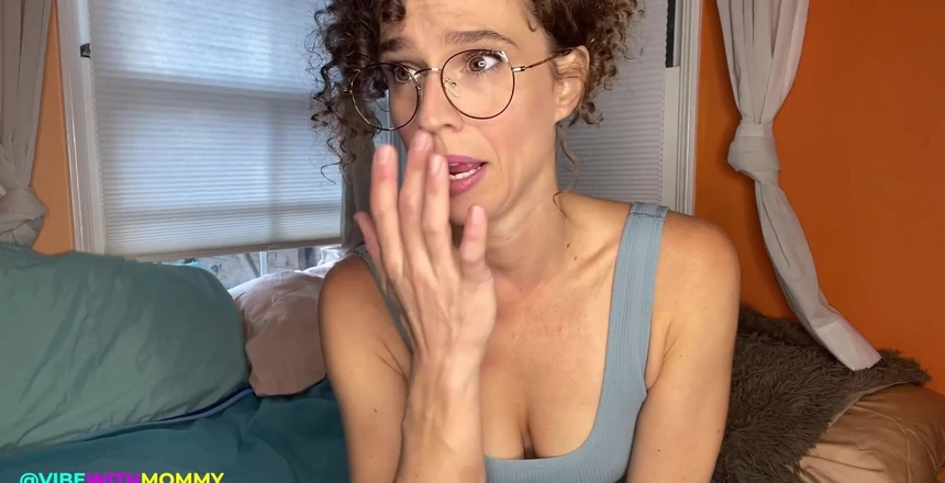 VibeWithMommy: Hot Sexy Tennis Jewish Stepmom JOI! I Show You My...