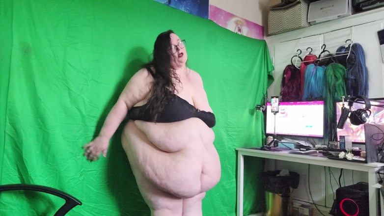 SSBBWLadyBrads: Товстушка роздягається в моєму офісному кріслі