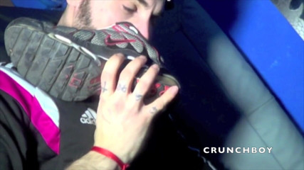 Sneaker gay: Sneaker submission in cruising with feet