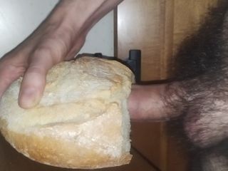 Francesco Spinozzi: Мастурбация со свежим хлебным батоном